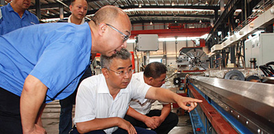 天水市委常委、常務(wù)副市長趙四輩一行在星火公司調(diào)研