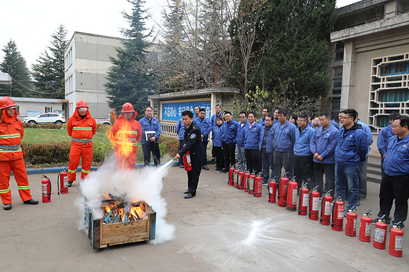 星火機(jī)床公司舉辦消防知識(shí)講座并開展滅火演練