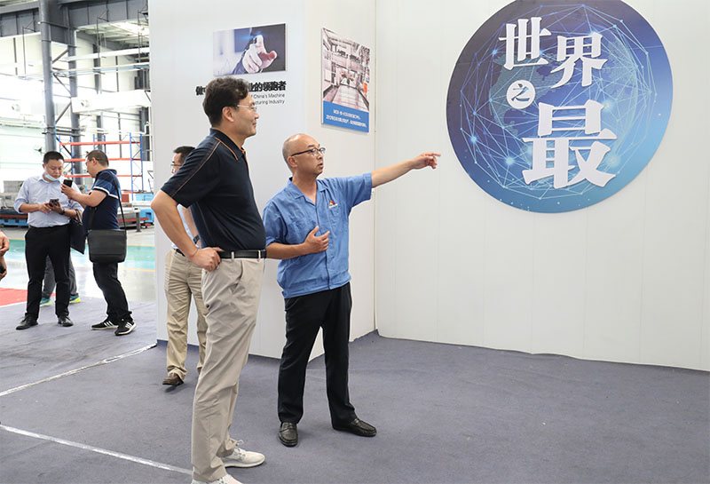 天水師院領(lǐng)導(dǎo)來(lái)星火公司參觀考察