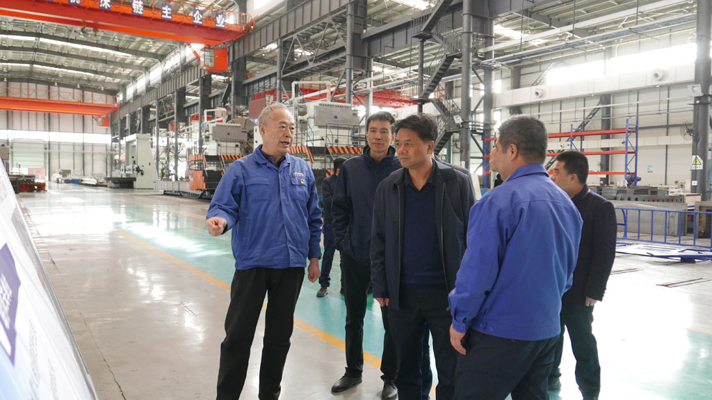 市發(fā)改委監(jiān)察組到星火機(jī)床公司調(diào)研 市發(fā)改委監(jiān)察組到星火機(jī)床公司調(diào)研