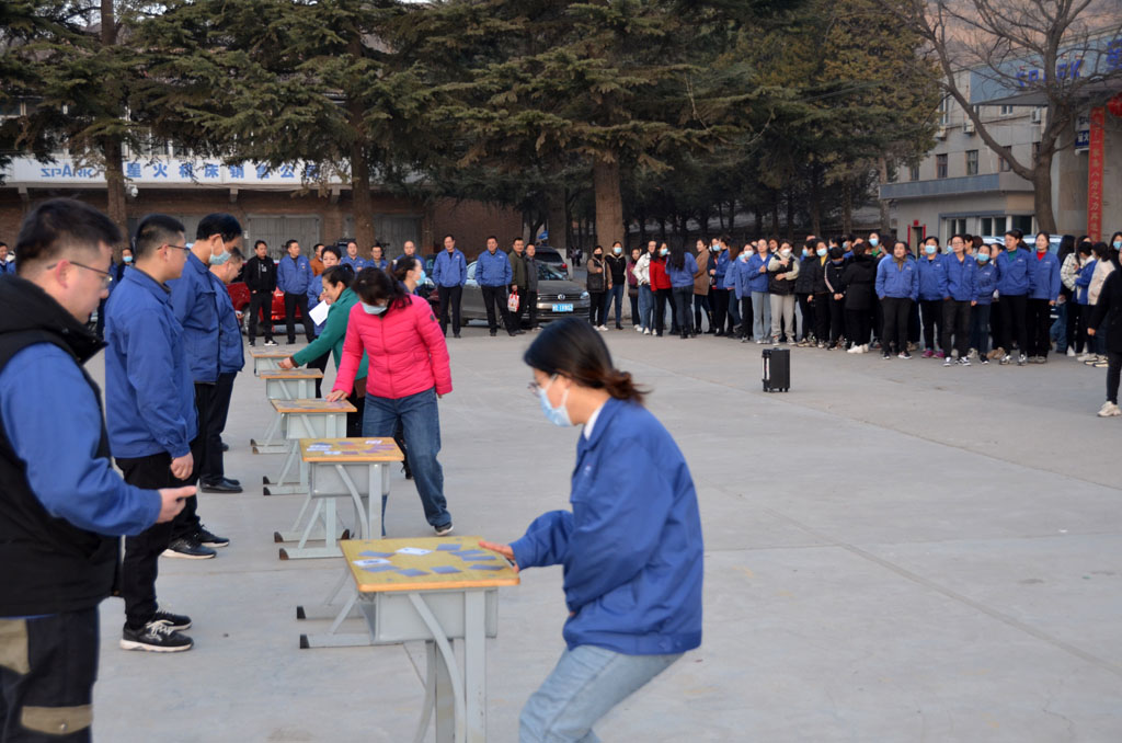 星火機(jī)床公司開展慶“三八”系列活動(dòng) 星火機(jī)床公司開展慶“三八”系列活動(dòng)