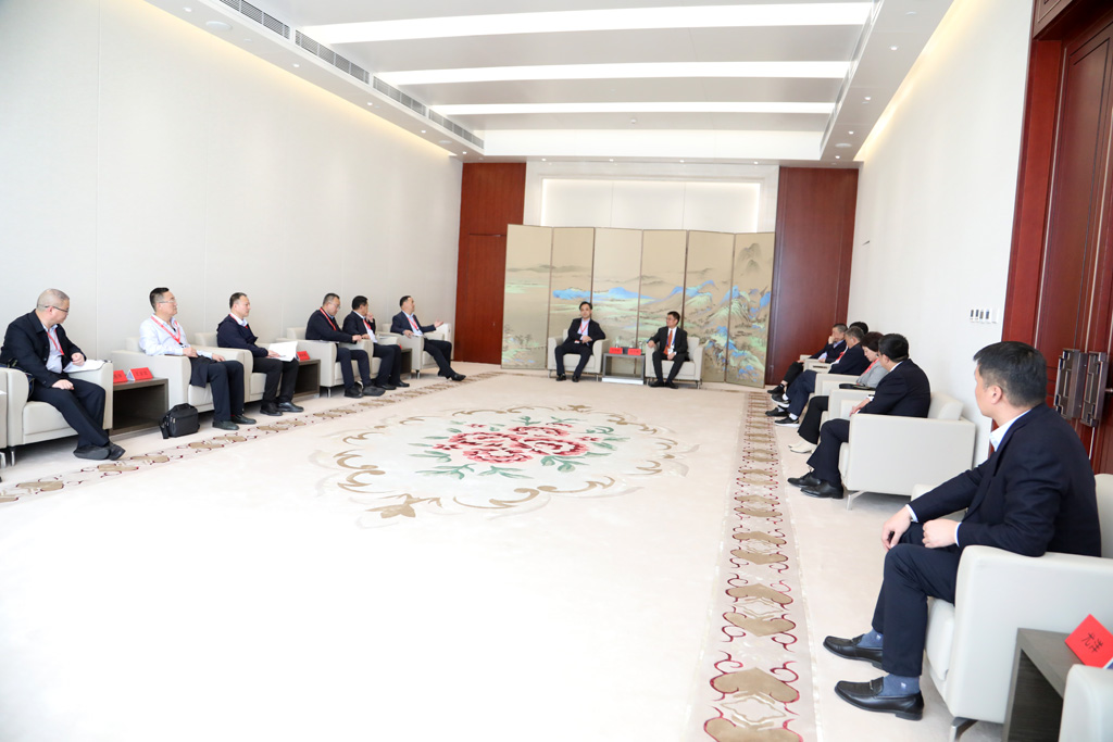 中國機床工具工業(yè)協(xié)會會長毛予鋒在北京與甘肅省市領導會見座談