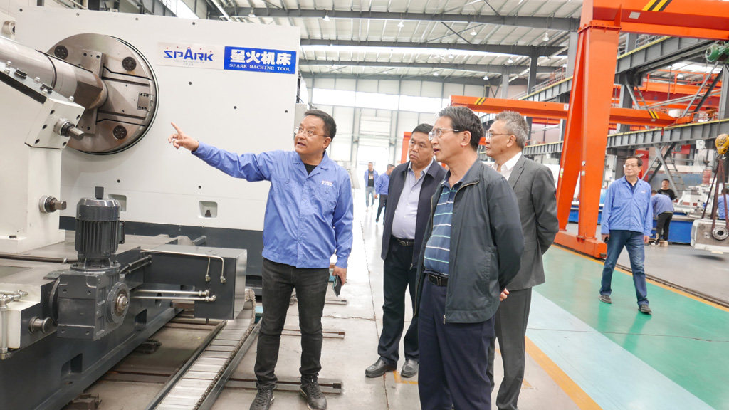 省國投集團副總經(jīng)理馬海福一行考察星火機床公司