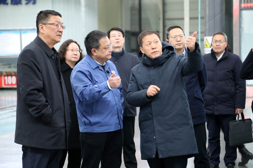 甘肅省政府國(guó)資委主任吳萬華一行來星火機(jī)床公司調(diào)研