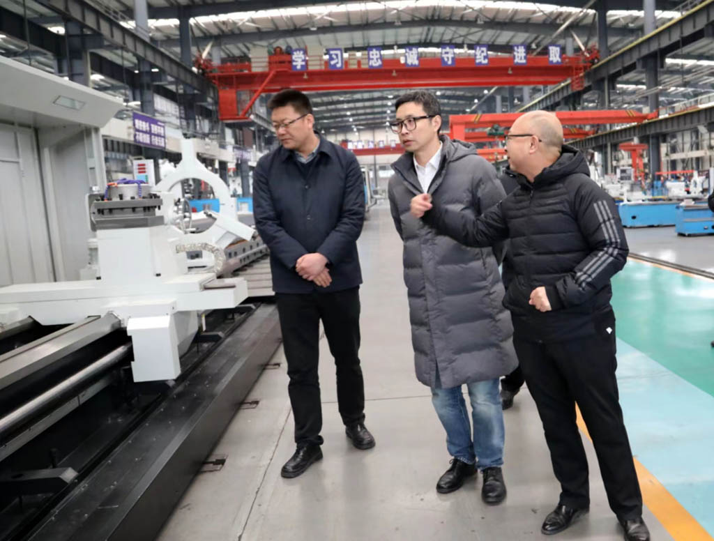 市政府副秘書長(zhǎng)汪曉春來公司調(diào)研