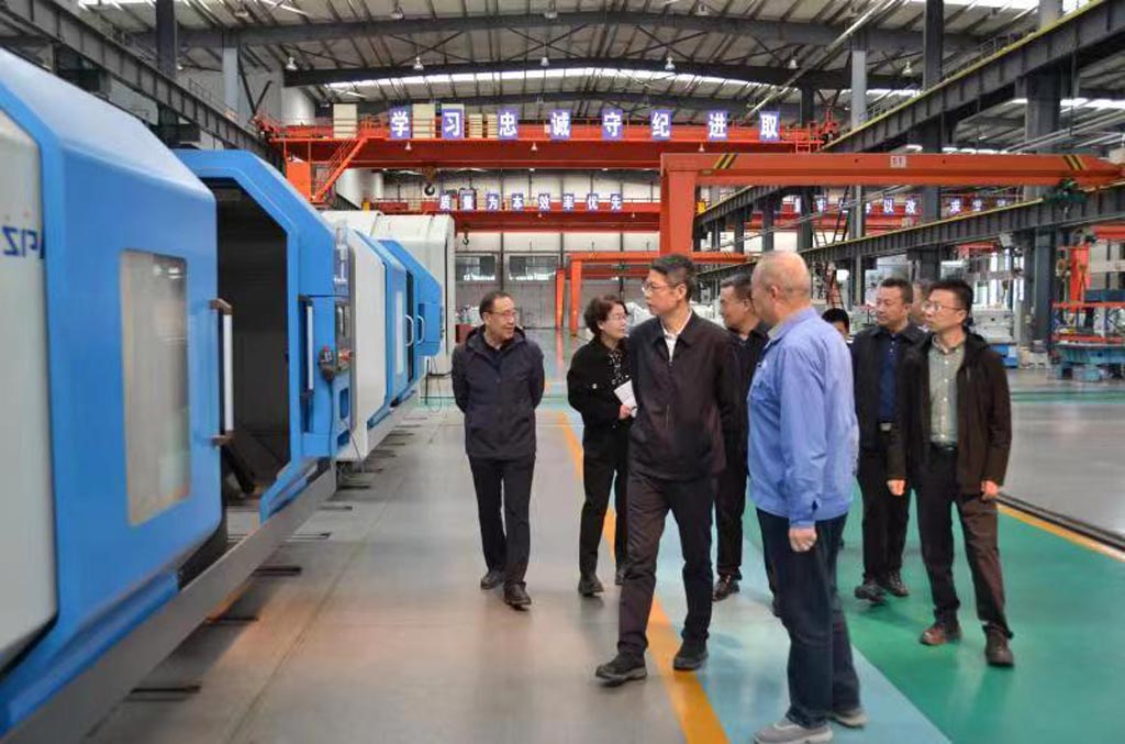 中國人民銀行甘肅分行黨委書記、行長黃富來星火機床公司調(diào)研